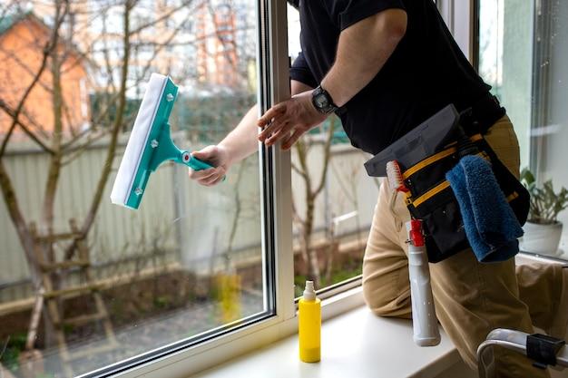 Window cleaner on the job — noema AI Voice Assistant handles every inbound call